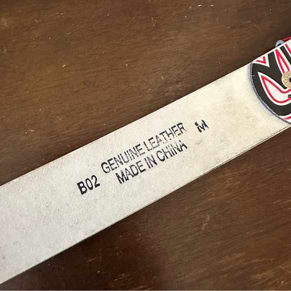 The Streets of New York Graffiti Spray Pain Leather Belt - Picture 3 of 6